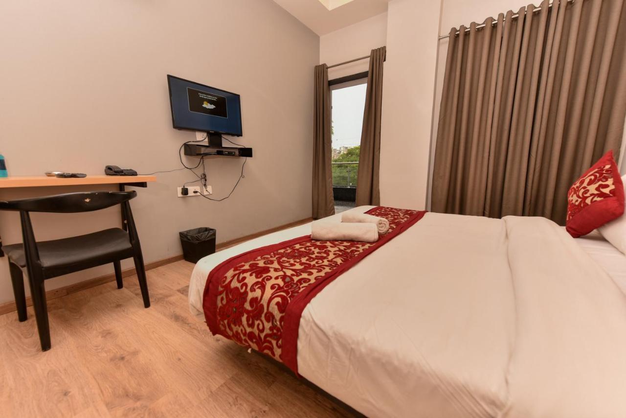 Hotel Red Saffron 뉴델리 외부 사진
