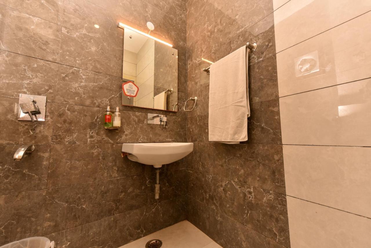 Hotel Red Saffron 뉴델리 외부 사진