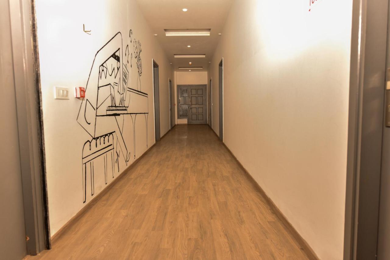 Hotel Red Saffron 뉴델리 외부 사진