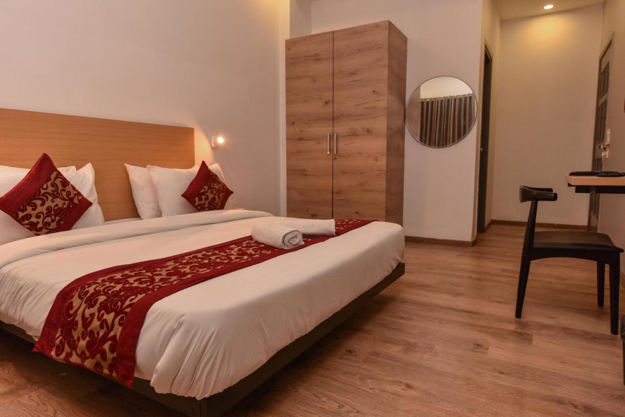 Hotel Red Saffron 뉴델리 외부 사진